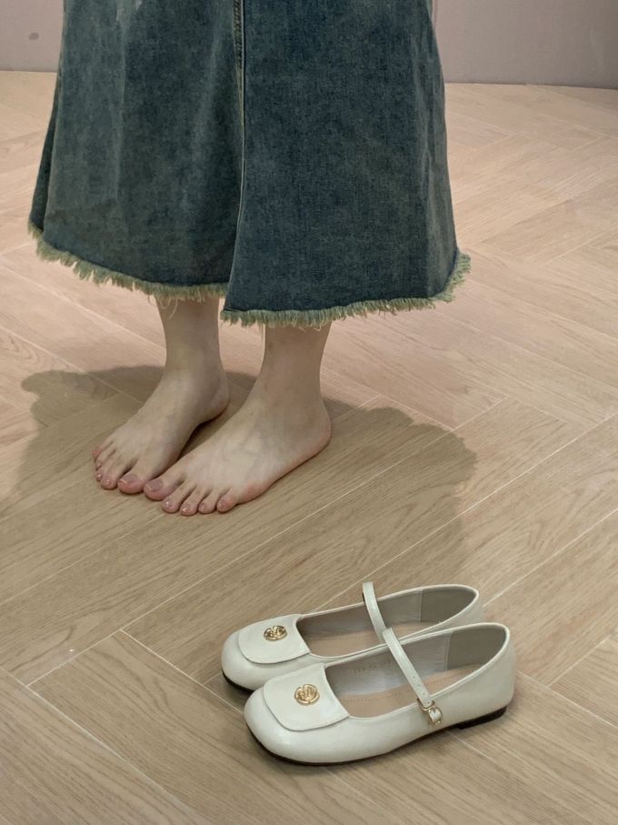 圆头 袢扣 浅口鞋 皮革 