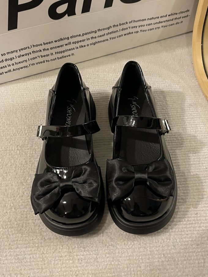 圆头 袢扣 中口鞋 皮革 