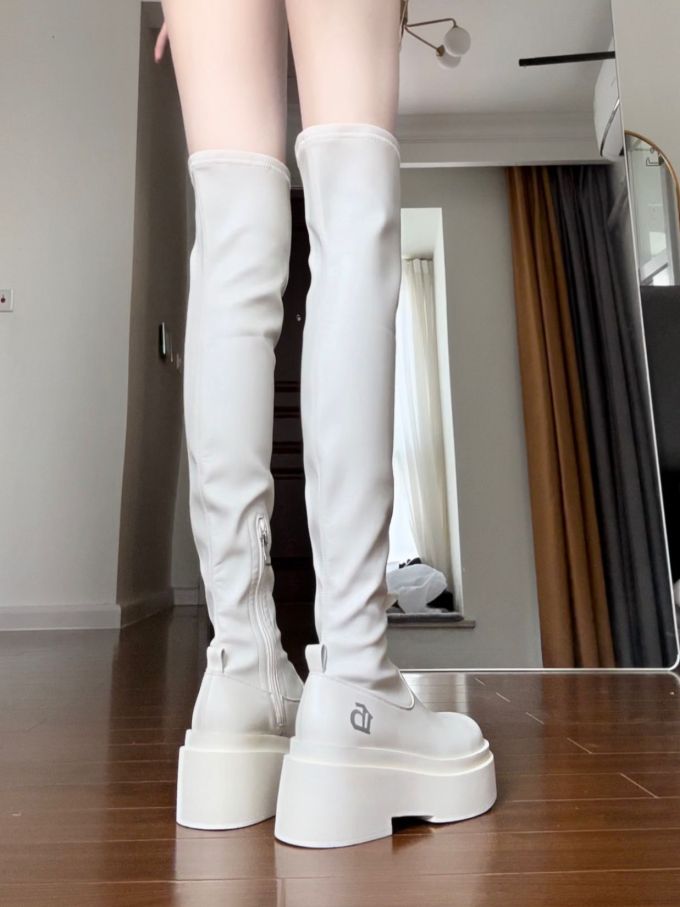 皮革 