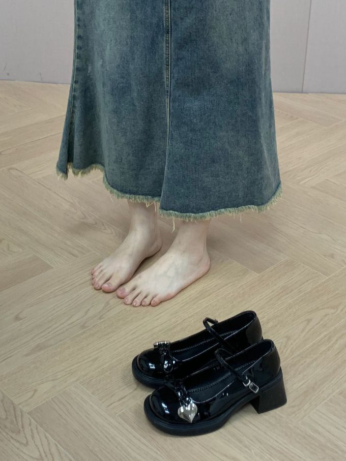 圆头 袢扣 中口鞋 皮革