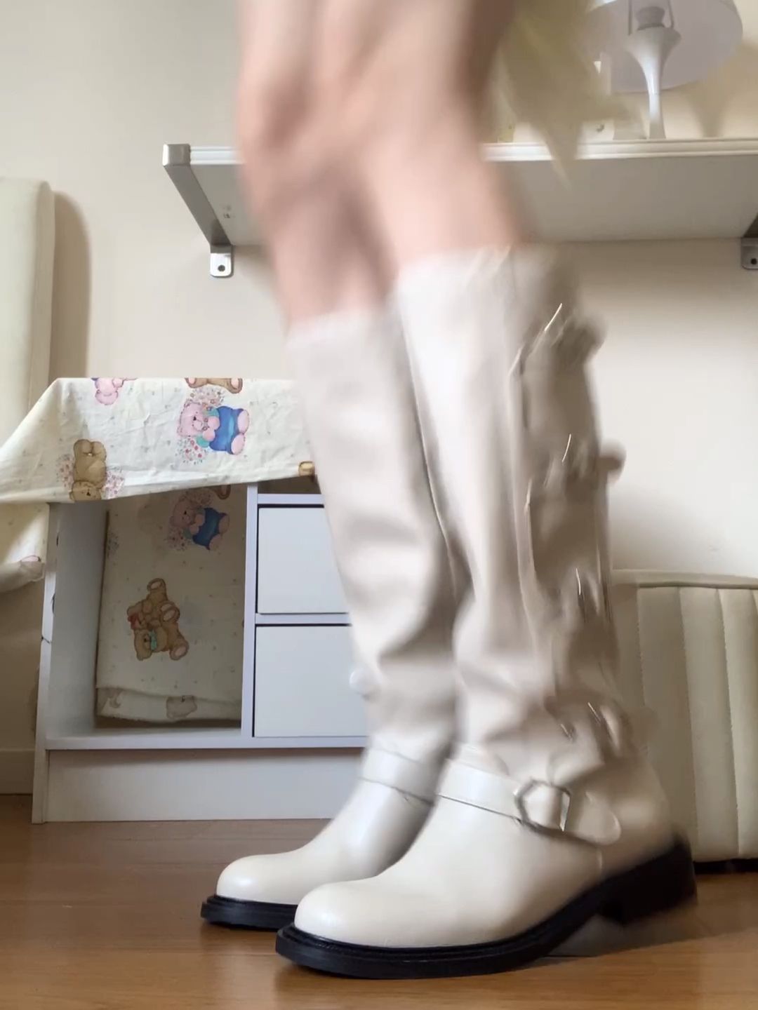 皮革  - VALI鞋履AI设计主图