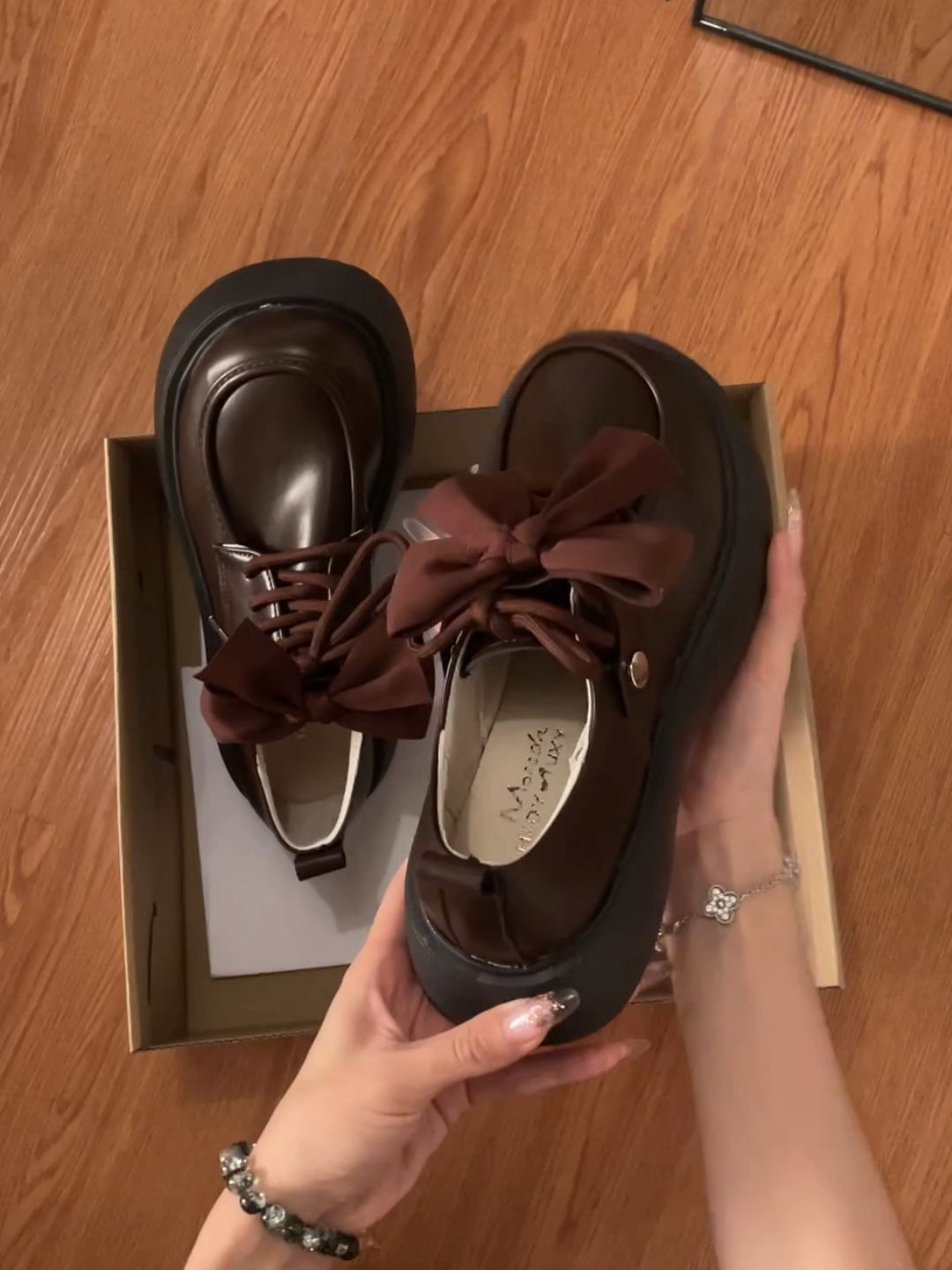 圆头 低帮 深口鞋 皮革  - VALI鞋履AI设计主图