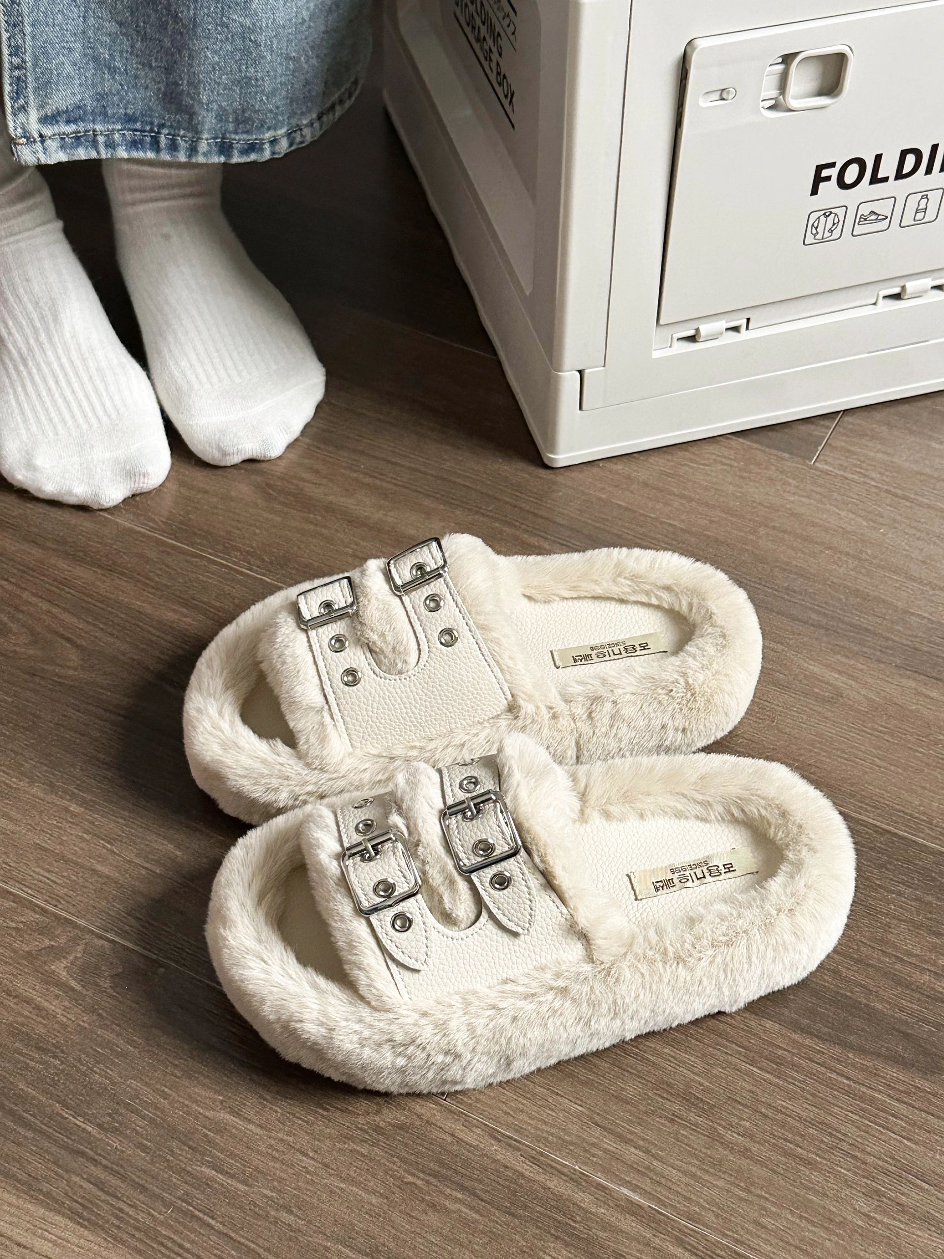  - VALI鞋履AI设计主图