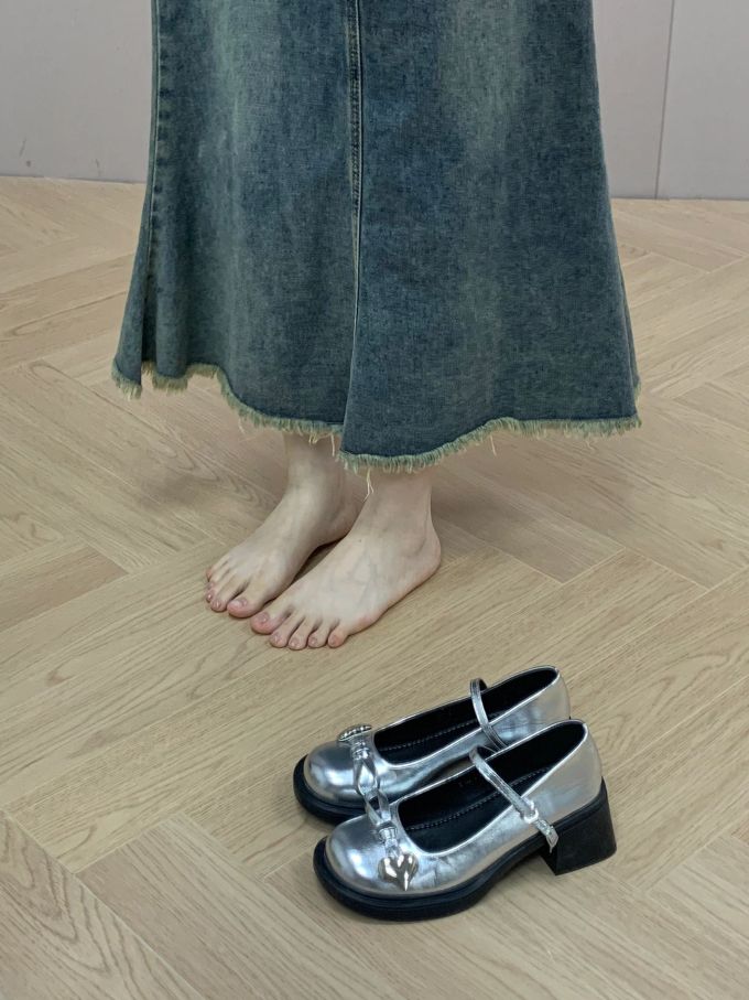 圆头 袢扣 浅口鞋 皮革
