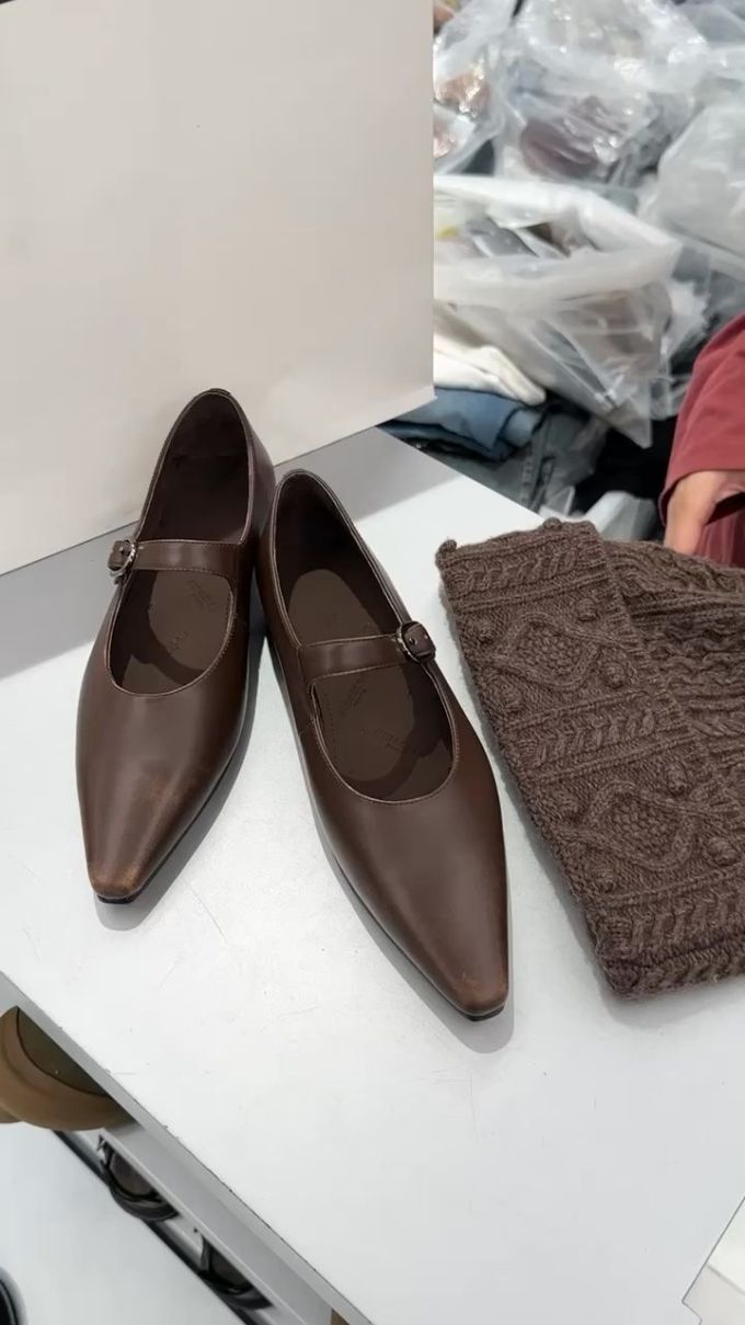 尖头 袢扣 中口鞋 皮革 