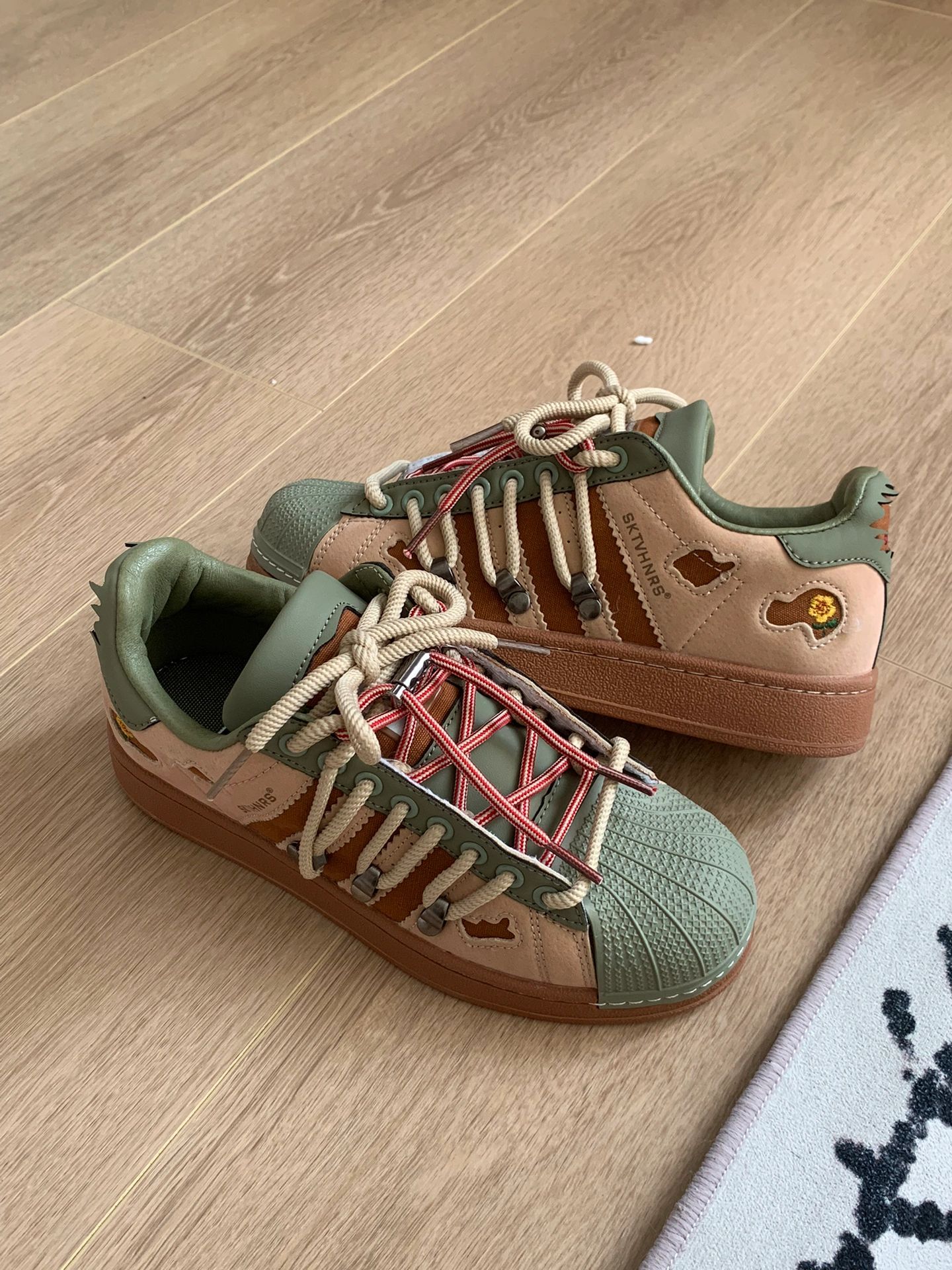 高帮 弹力绳 系带  - VALI鞋履AI设计主图