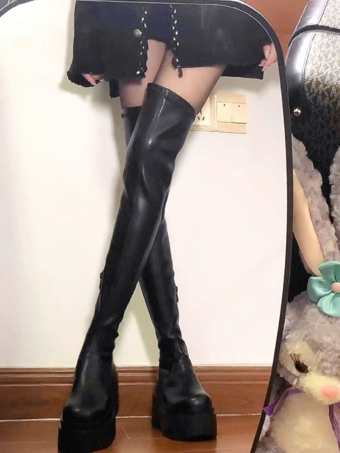 皮革 