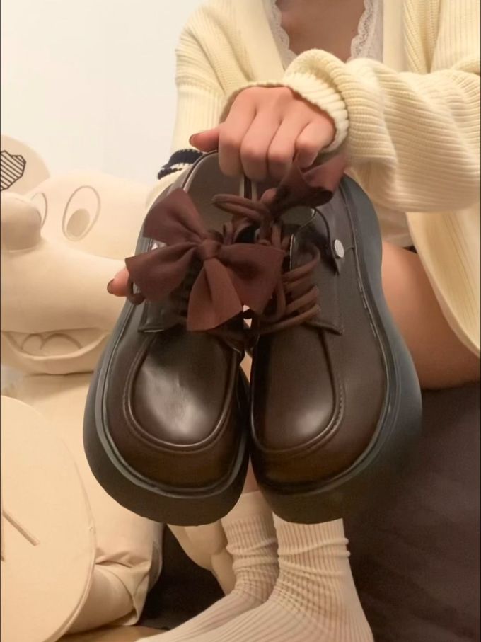 圆头 低帮 系带 深口鞋 皮革 