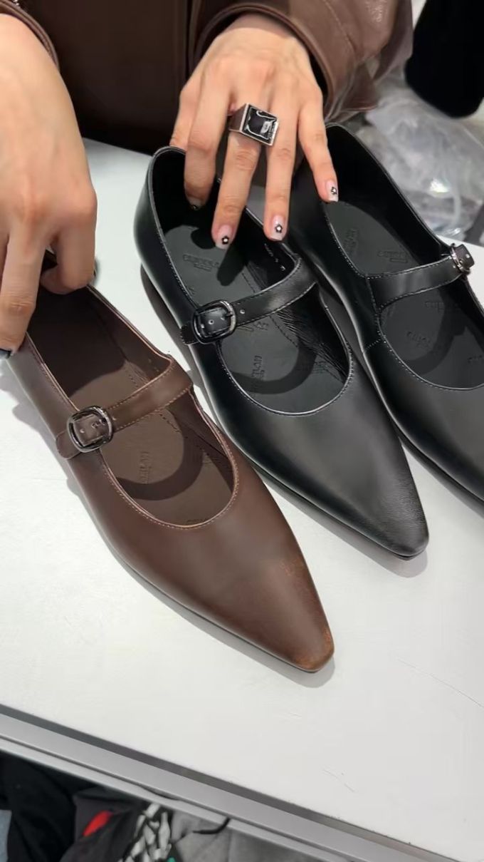尖头 袢扣 中口鞋 皮革 