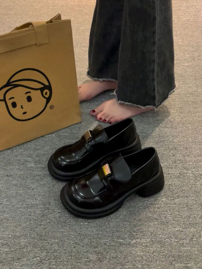 圆头 低帮 一脚蹬 中口鞋 皮革 