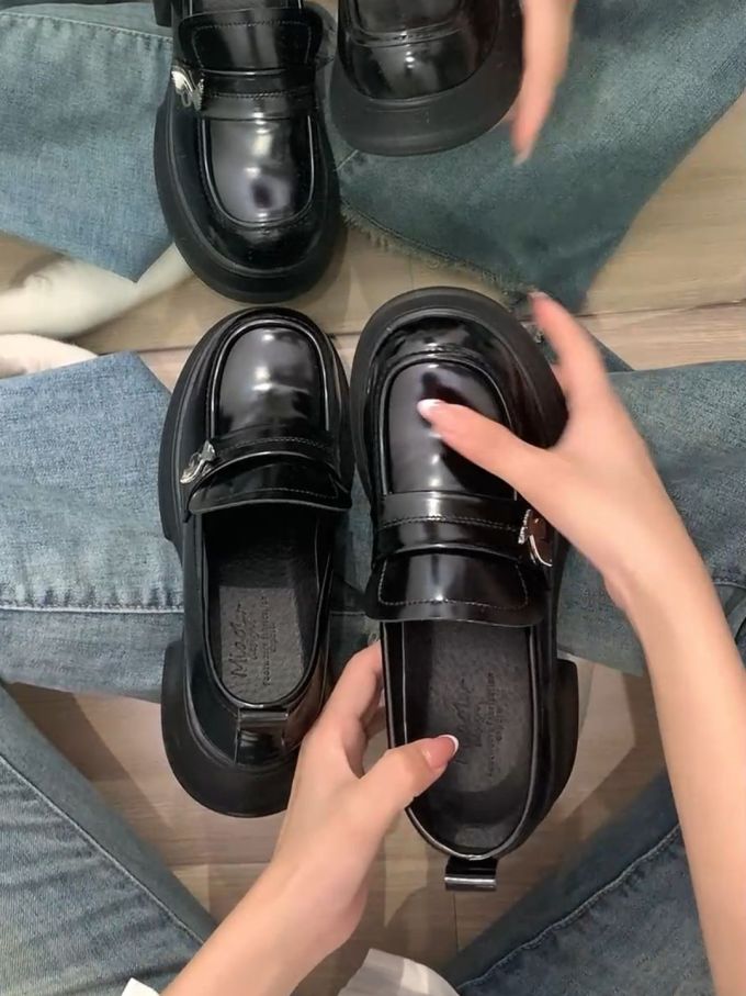 圆头 低帮 袢扣 深口鞋 皮革