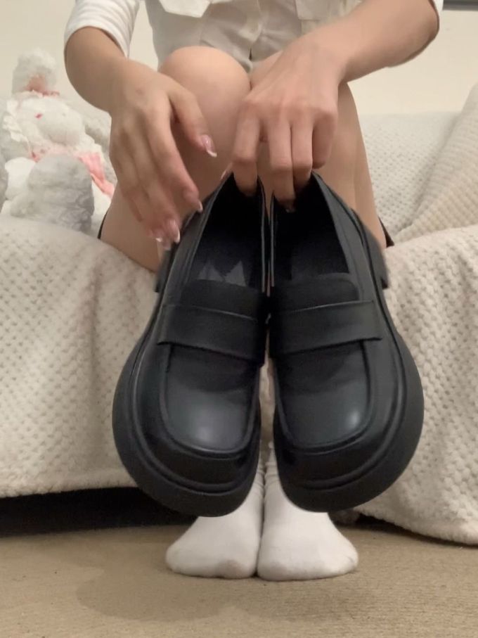 圆头 低帮 深口鞋 皮革