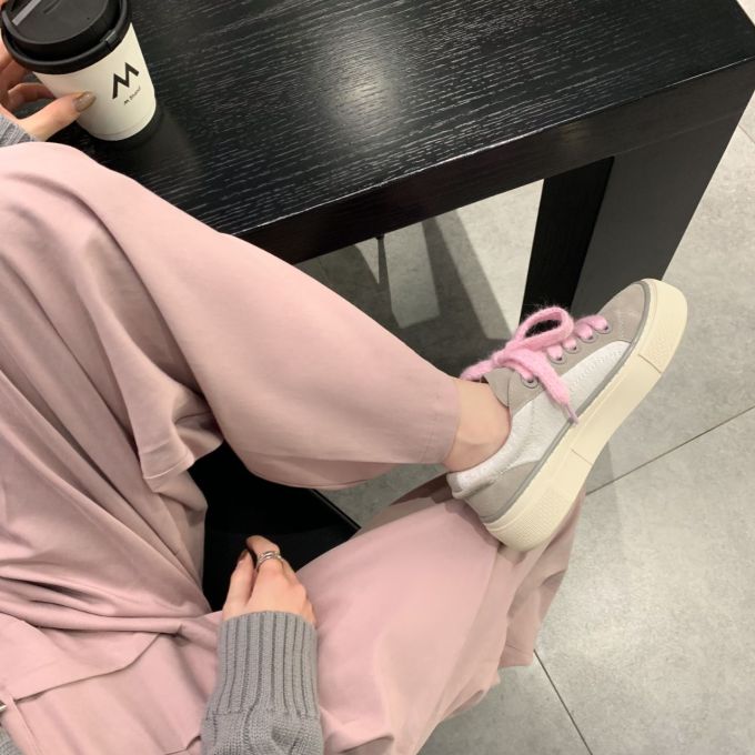 浅粉色 小鹿色 休闲运动 运动