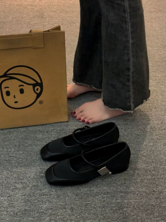 圆头 中口鞋 皮革
