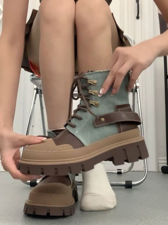 系带 袢扣 皮革