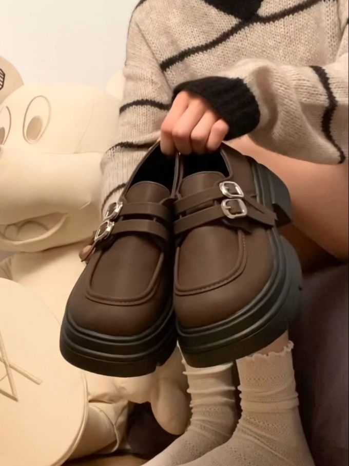厚底 圆头 低帮 袢扣 深口鞋 皮革