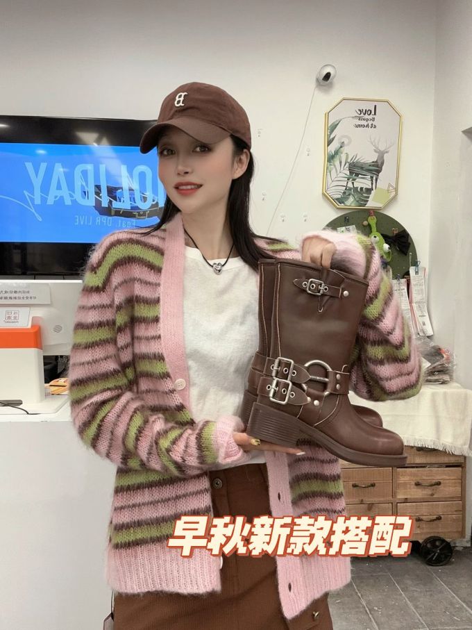 毛纺 颈线领 条纹/波纹 细针 针织螺纹 海贝粉 棕褐色 基础扣饰 