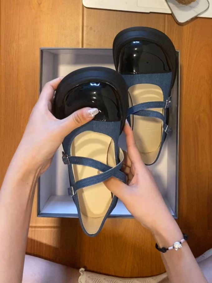 圆头 袢扣 中口鞋 皮革