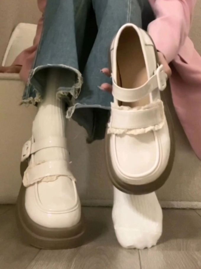 圆头 袢扣 中口鞋 皮革