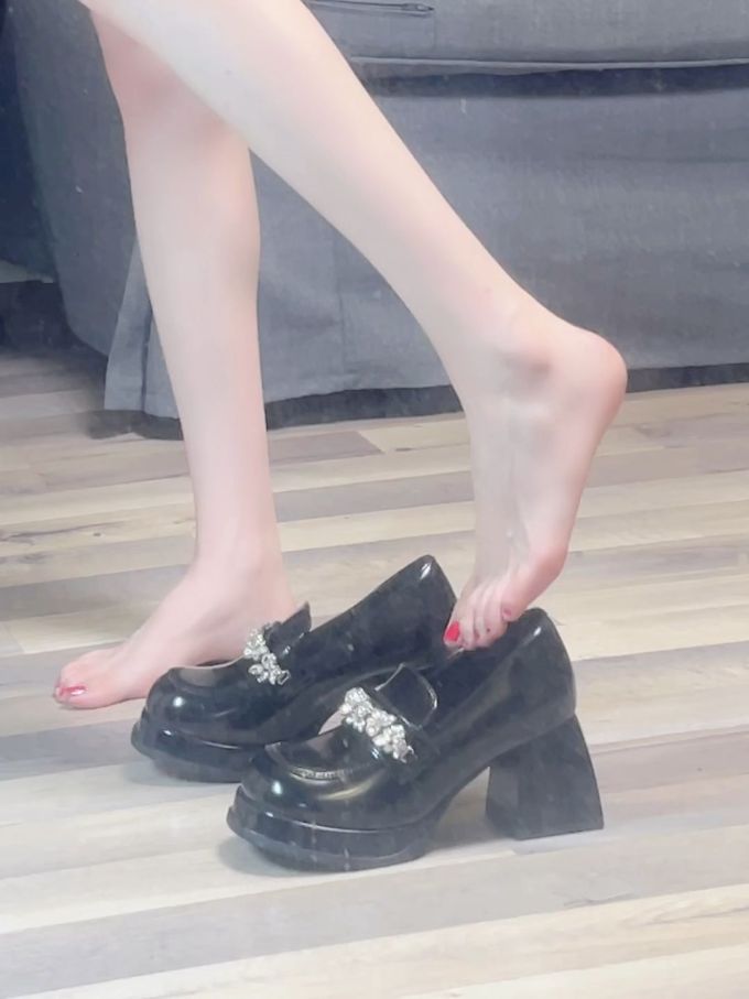 圆头 低帮 深口鞋 皮革