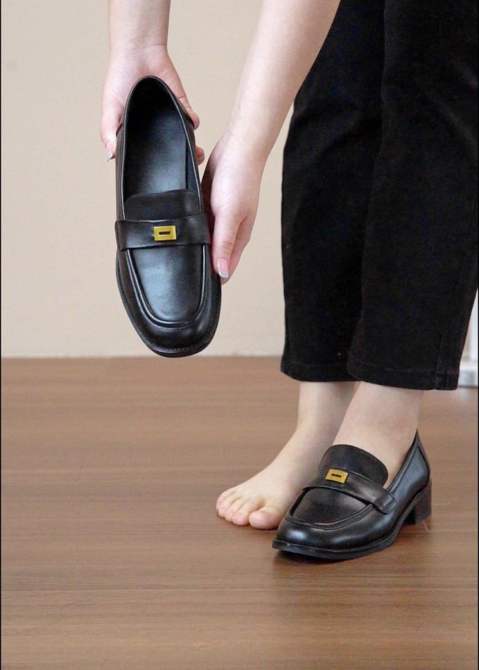 圆头 低帮 一脚蹬 深口鞋 皮革 