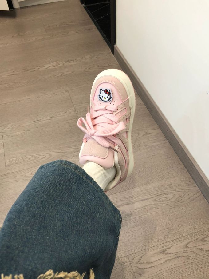 系带 魔术贴 皮革