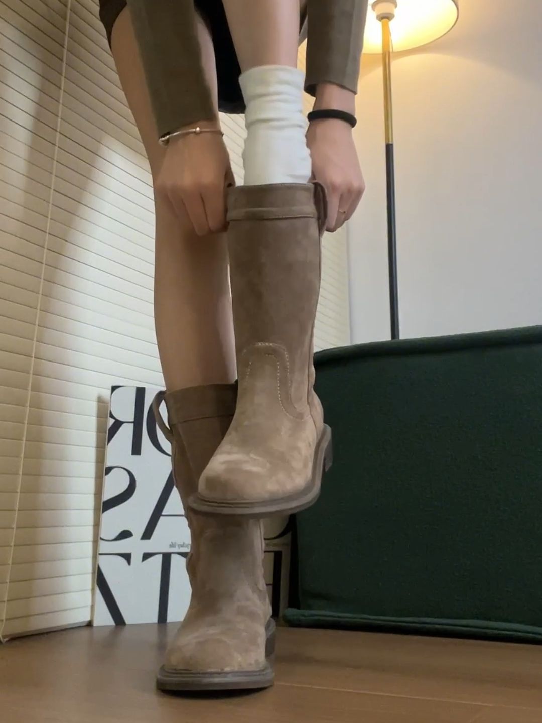  - VALI鞋履AI设计主图