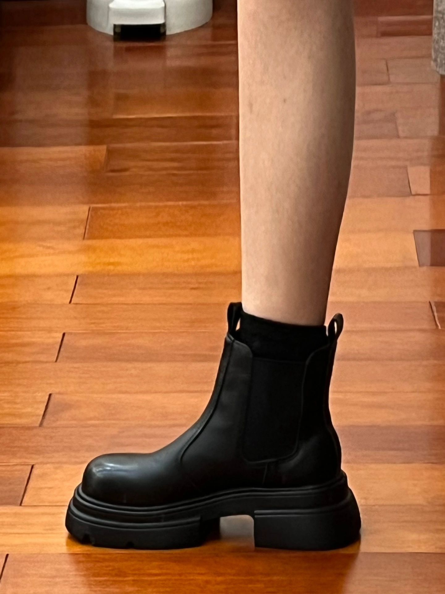 圆头 松紧带 皮革  - VALI鞋履AI设计主图