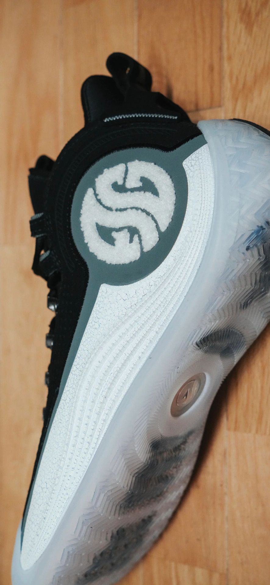  - VALI鞋履AI设计主图