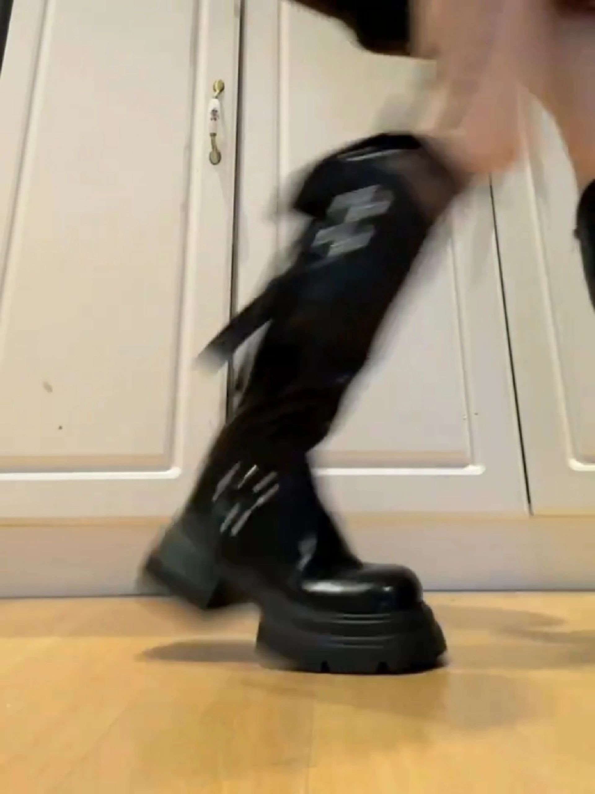 圆头 皮革  - VALI鞋履AI设计主图