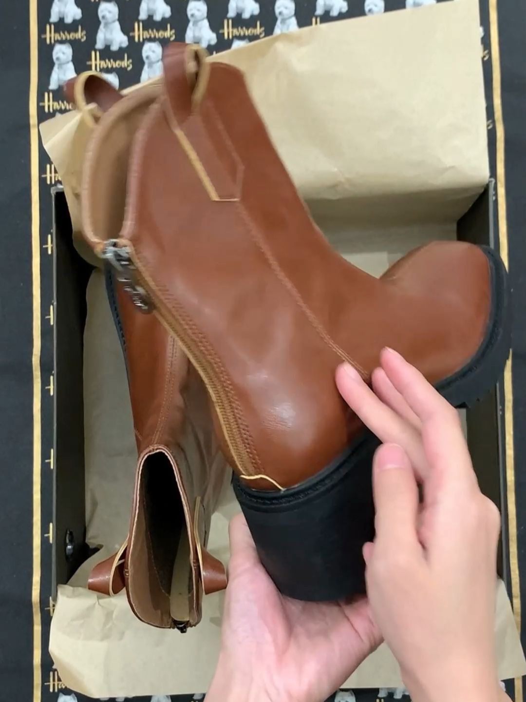 高跟 粗跟 圆头 拉链 皮革  - VALI鞋履AI设计主图