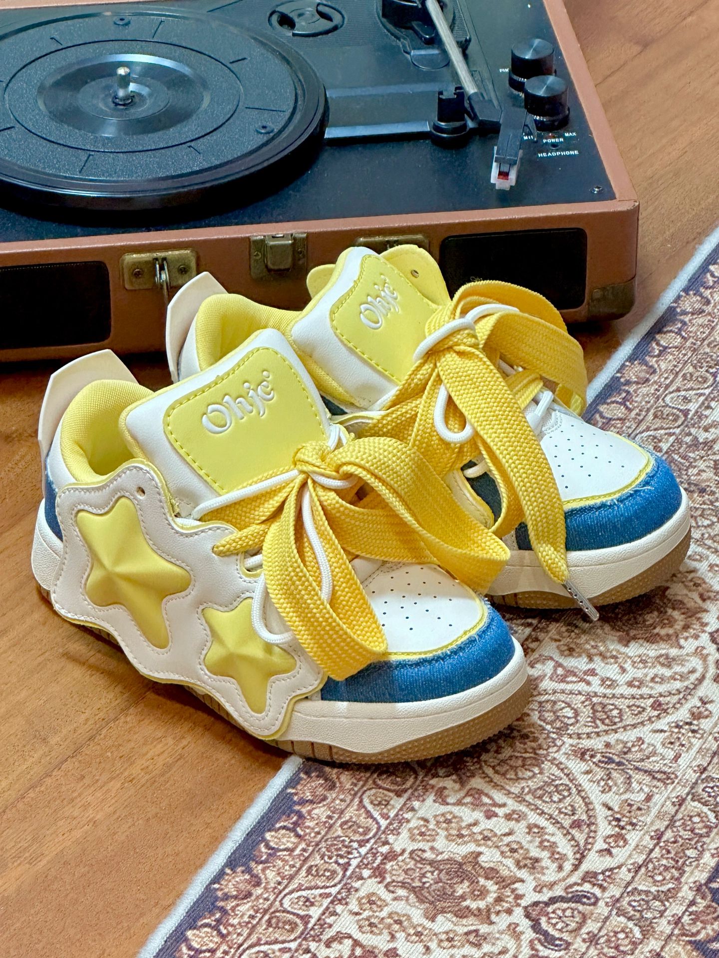 中帮 系带 魔术贴  - VALI鞋履AI设计主图