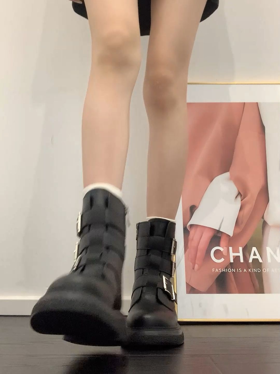  - VALI鞋履AI设计主图