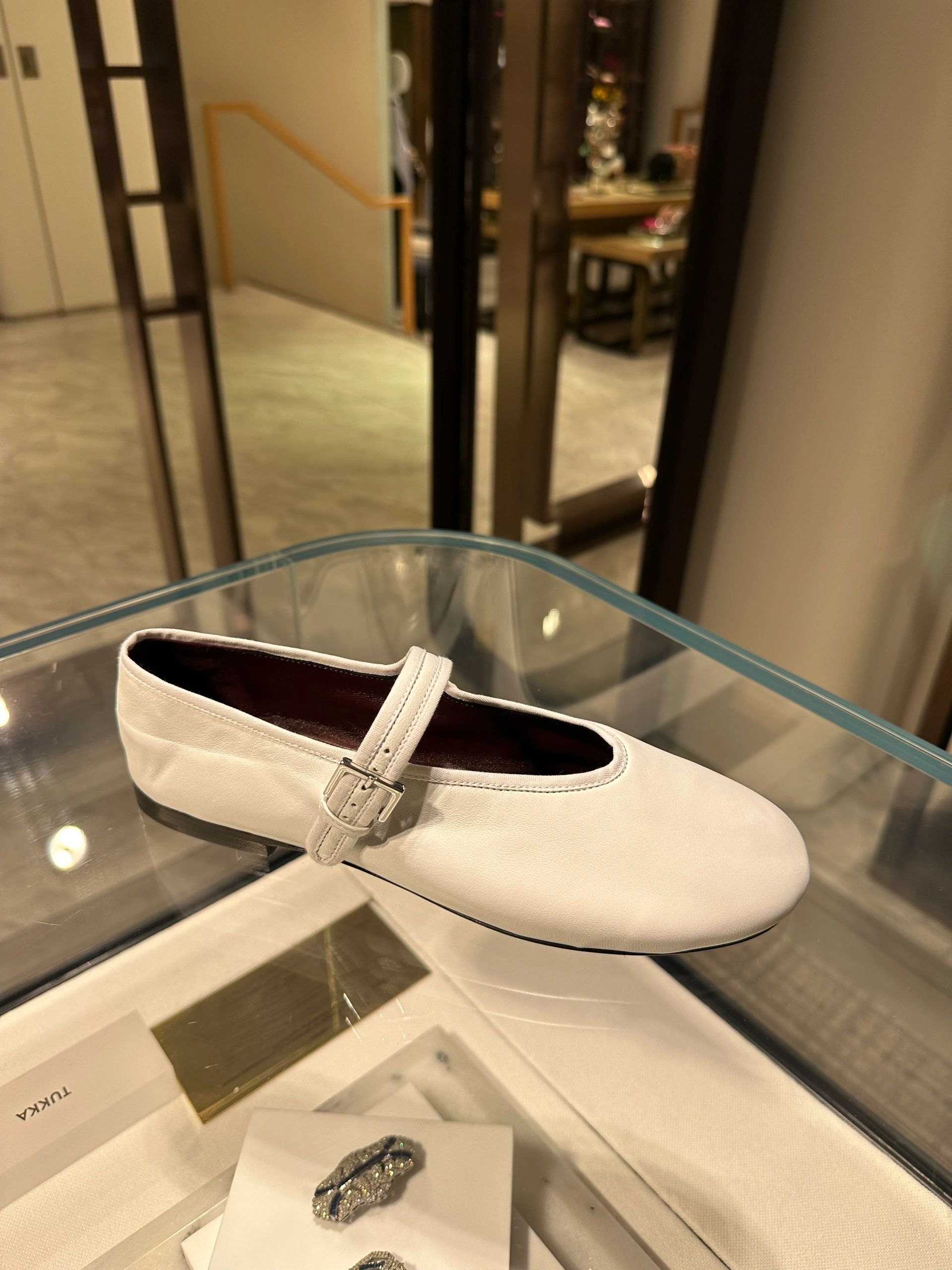 平底 圆头 中口鞋  - VALI鞋履AI设计主图