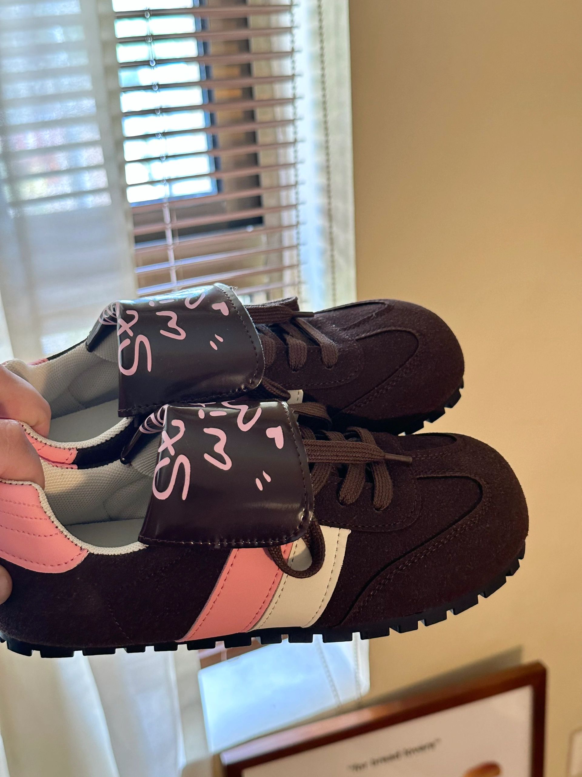 低帮 皮革  - VALI鞋履AI设计主图