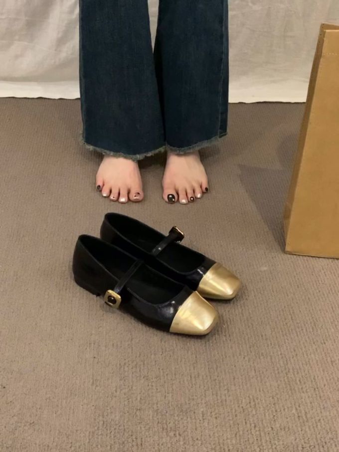 方头 袢扣 浅口鞋 皮革 