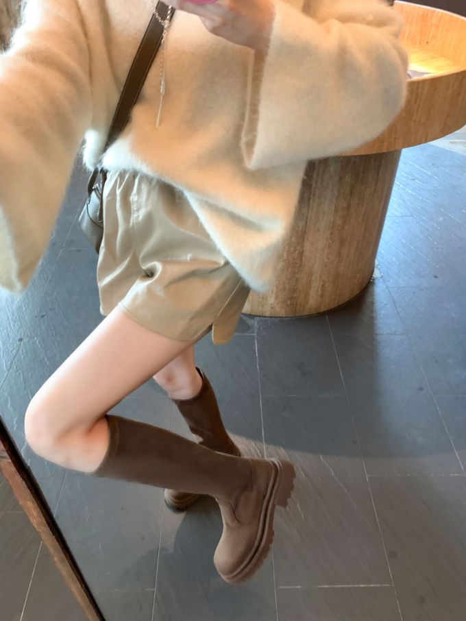 毛纺 截短型 圆形领 细针 面包皮色 泥土色 韩系休闲 休闲 