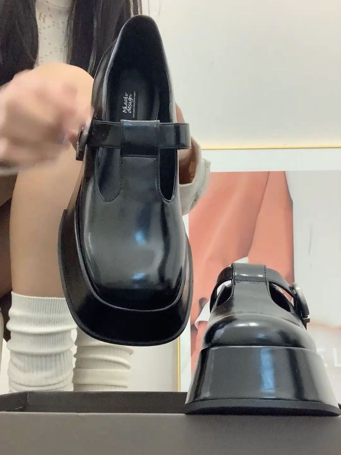 袢扣 中口鞋 皮革