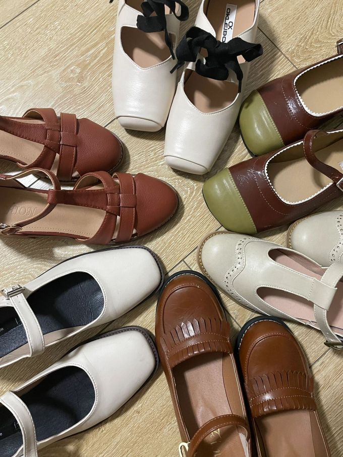 低帮 袢扣 中口鞋 皮革