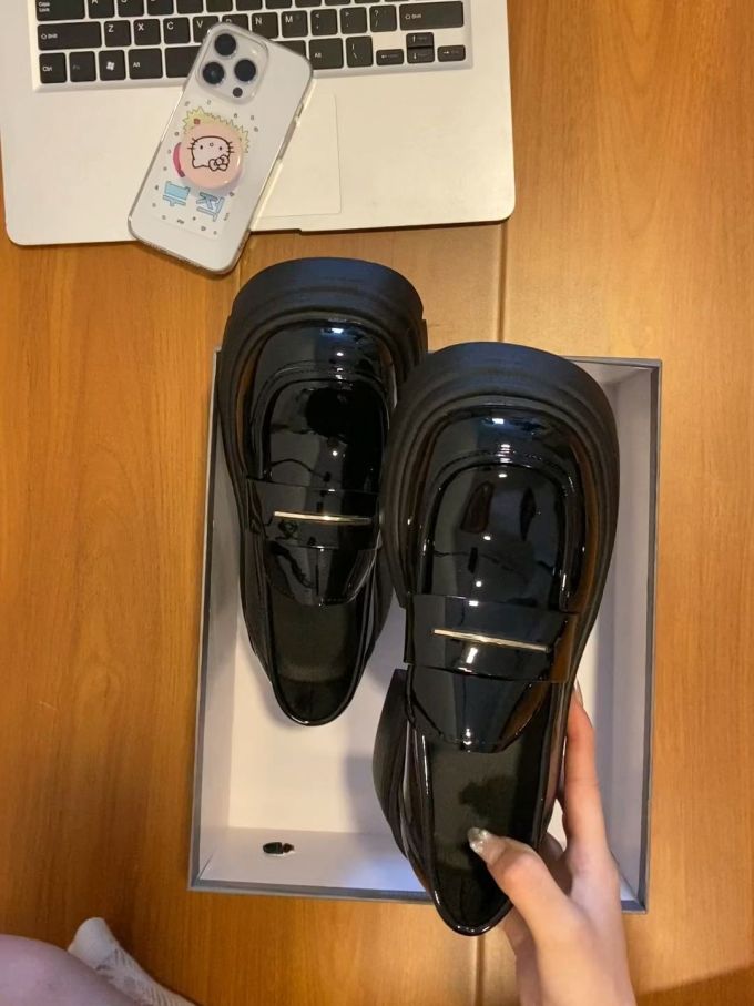 圆头 低帮 深口鞋 皮革