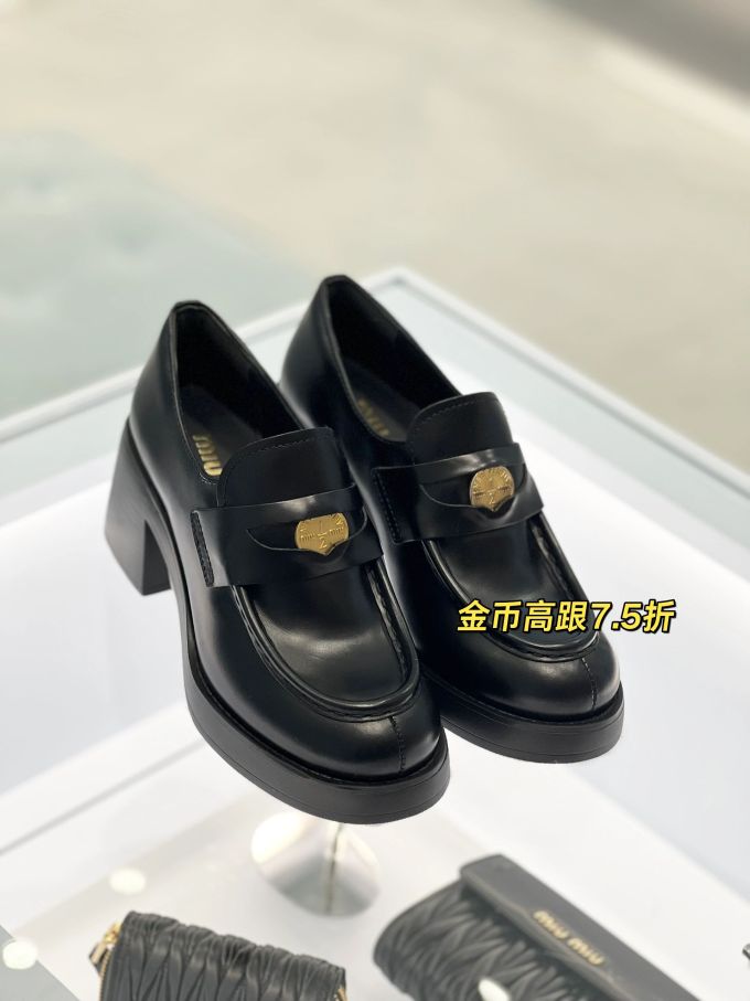 圆头 低帮 一脚蹬 深口鞋 皮革