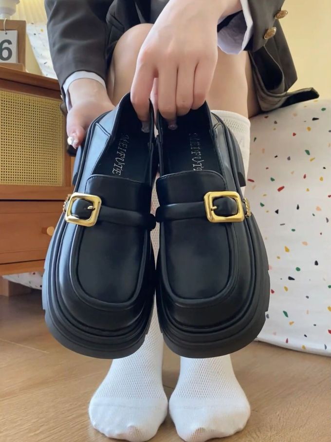 圆头 低帮 袢扣 深口鞋 皮革