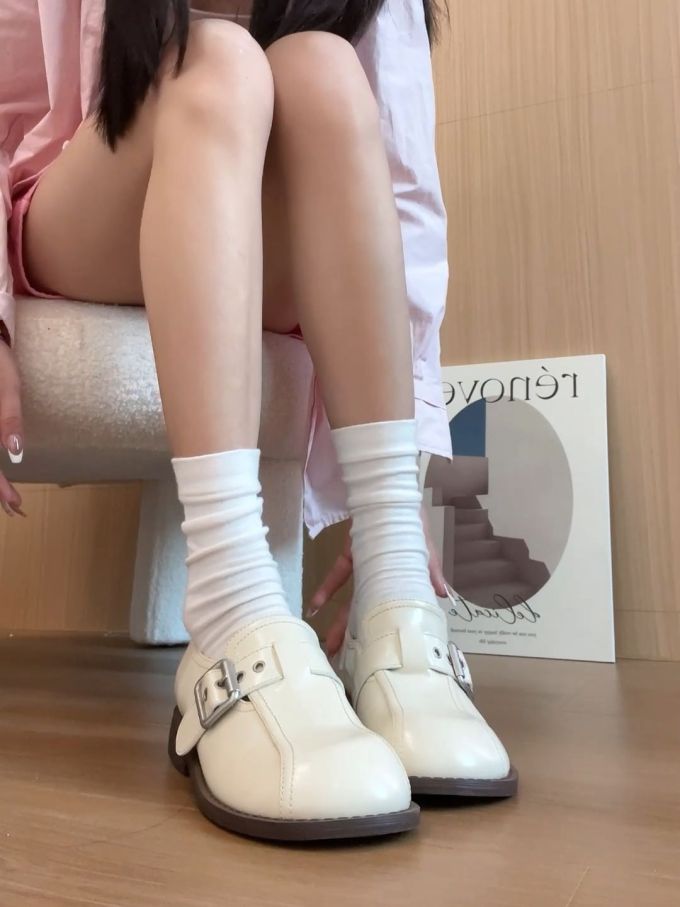圆头 袢扣 皮革