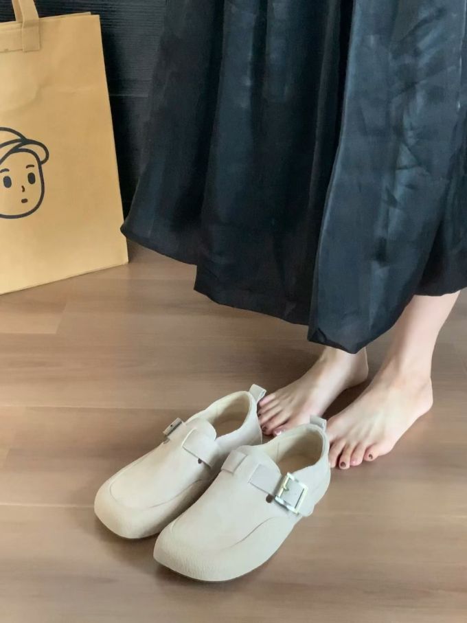 方头 低帮 袢扣 深口鞋 皮革