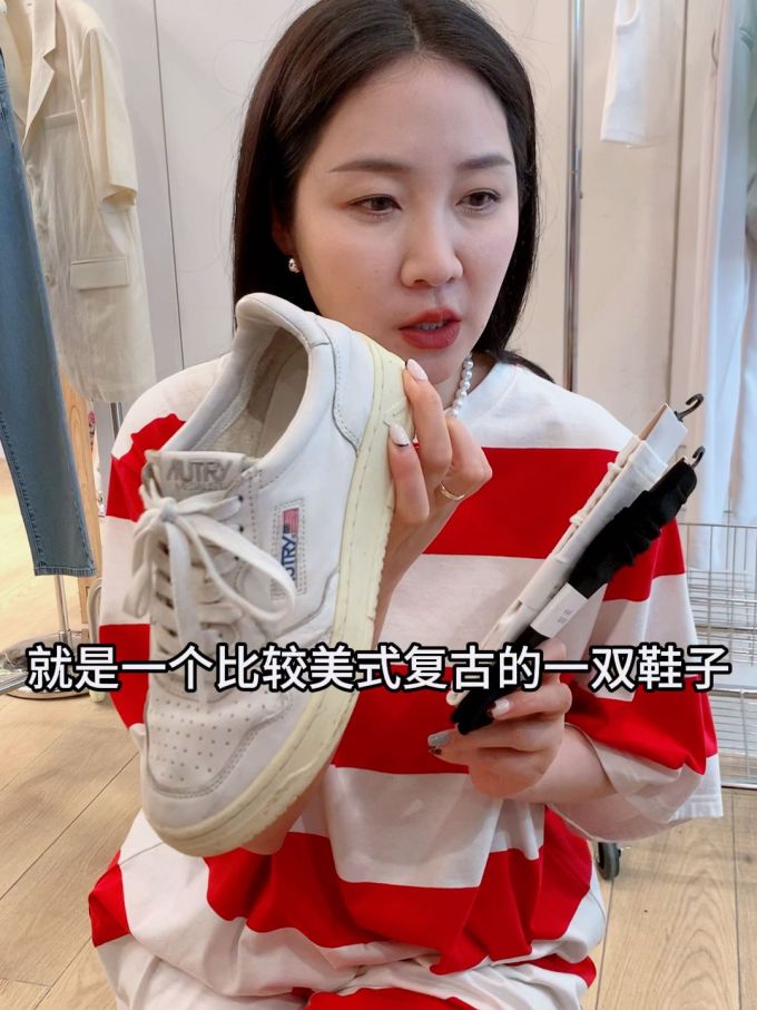 棉麻 文字图案 撞色/渐变 拼接 边缘装饰 火红