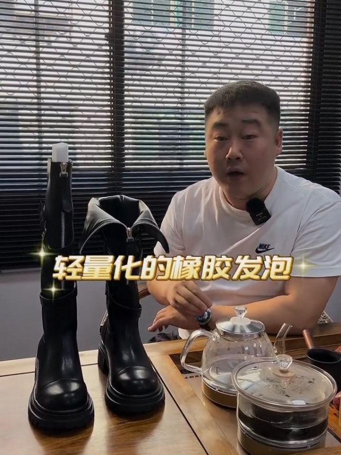 针织面料 圆形领 文字图案 印花 海鸥灰色 银丝色