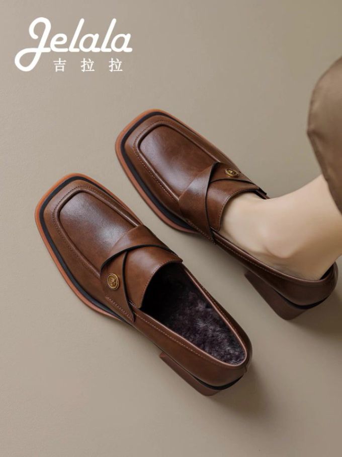 方头 低帮 中口鞋 皮革