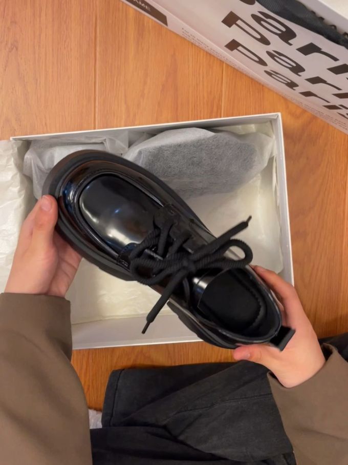 圆头 系带 皮革