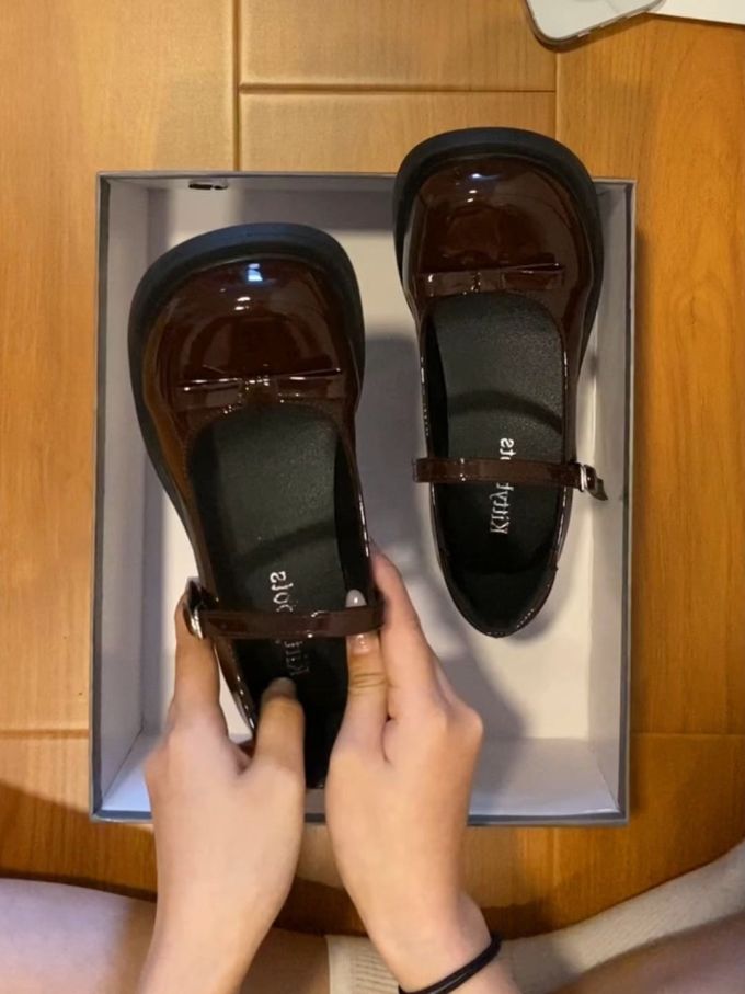 圆头 袢扣 中口鞋 皮革