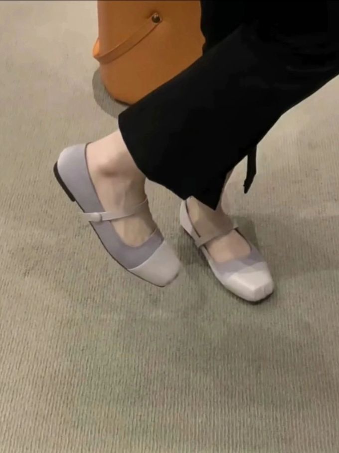 方头 袢扣 浅口鞋 皮革 